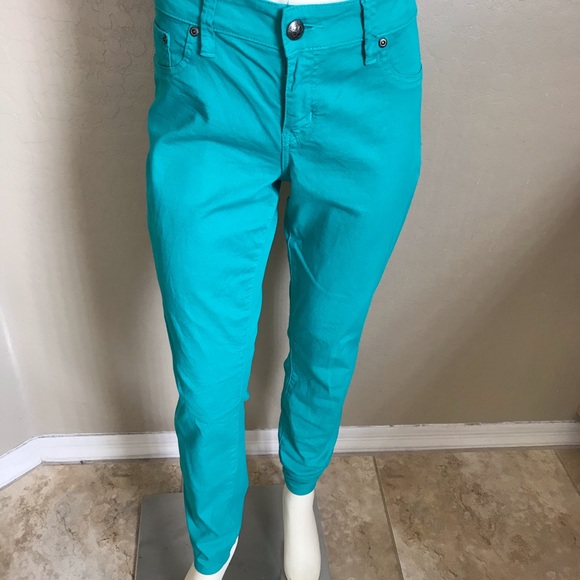 Bebe colored denim - Picture 3 of 3